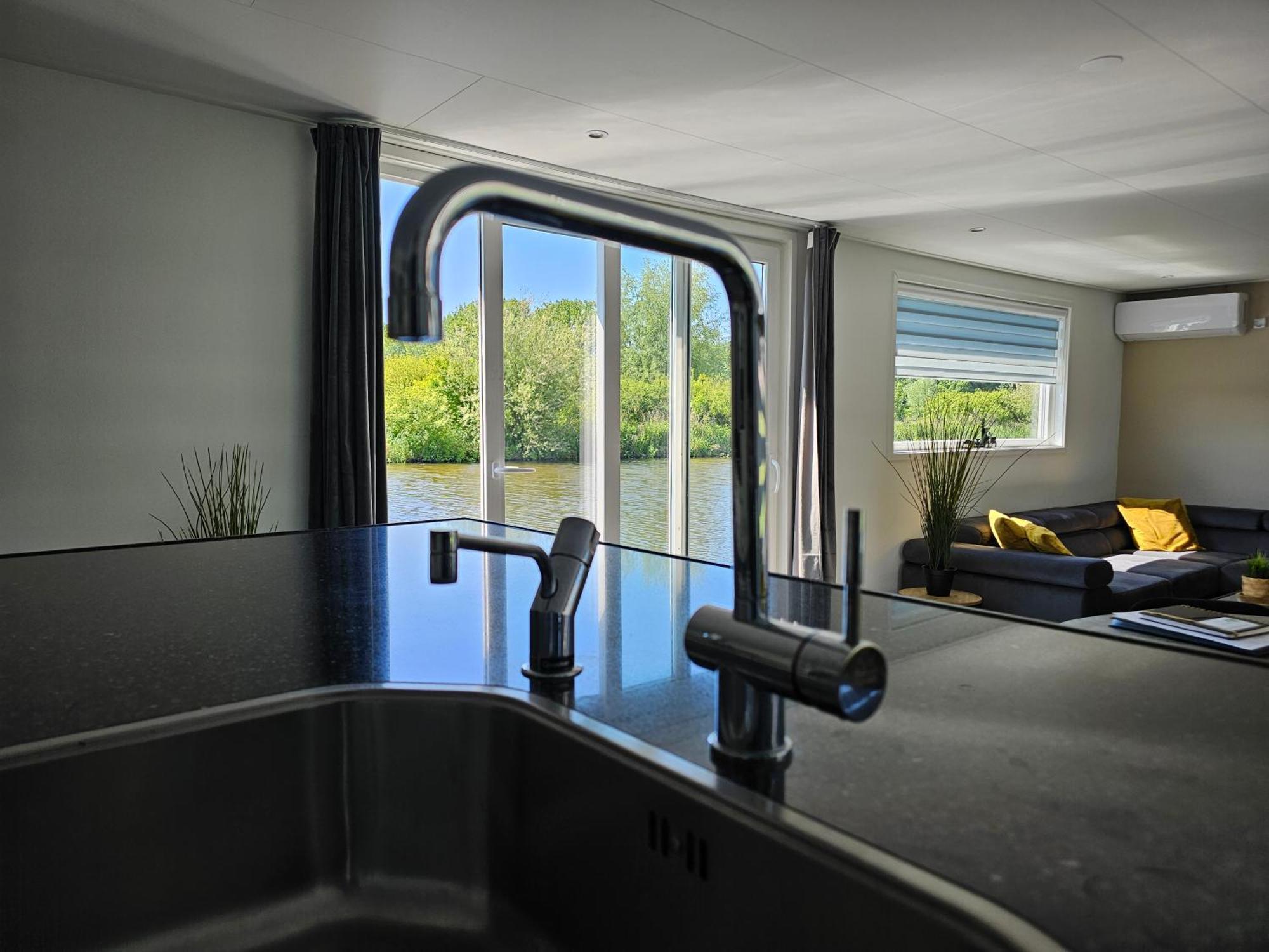 Bateau-hôtel Luxe Woonboot In De Evt Met Console Bootje! *